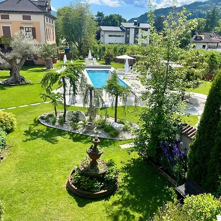 Hotel Traube 3*